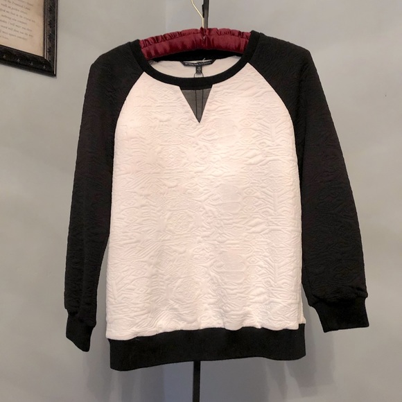 W118 by WALTER BAKER pullover - Picture 1 of 5